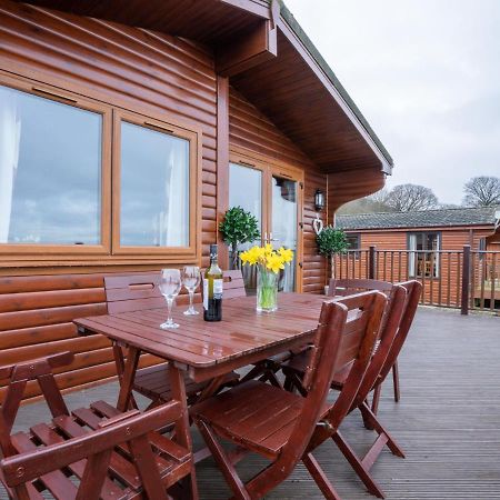 Chalet Loch Leven Lodge 12 By Interhome Kinross Extérieur photo