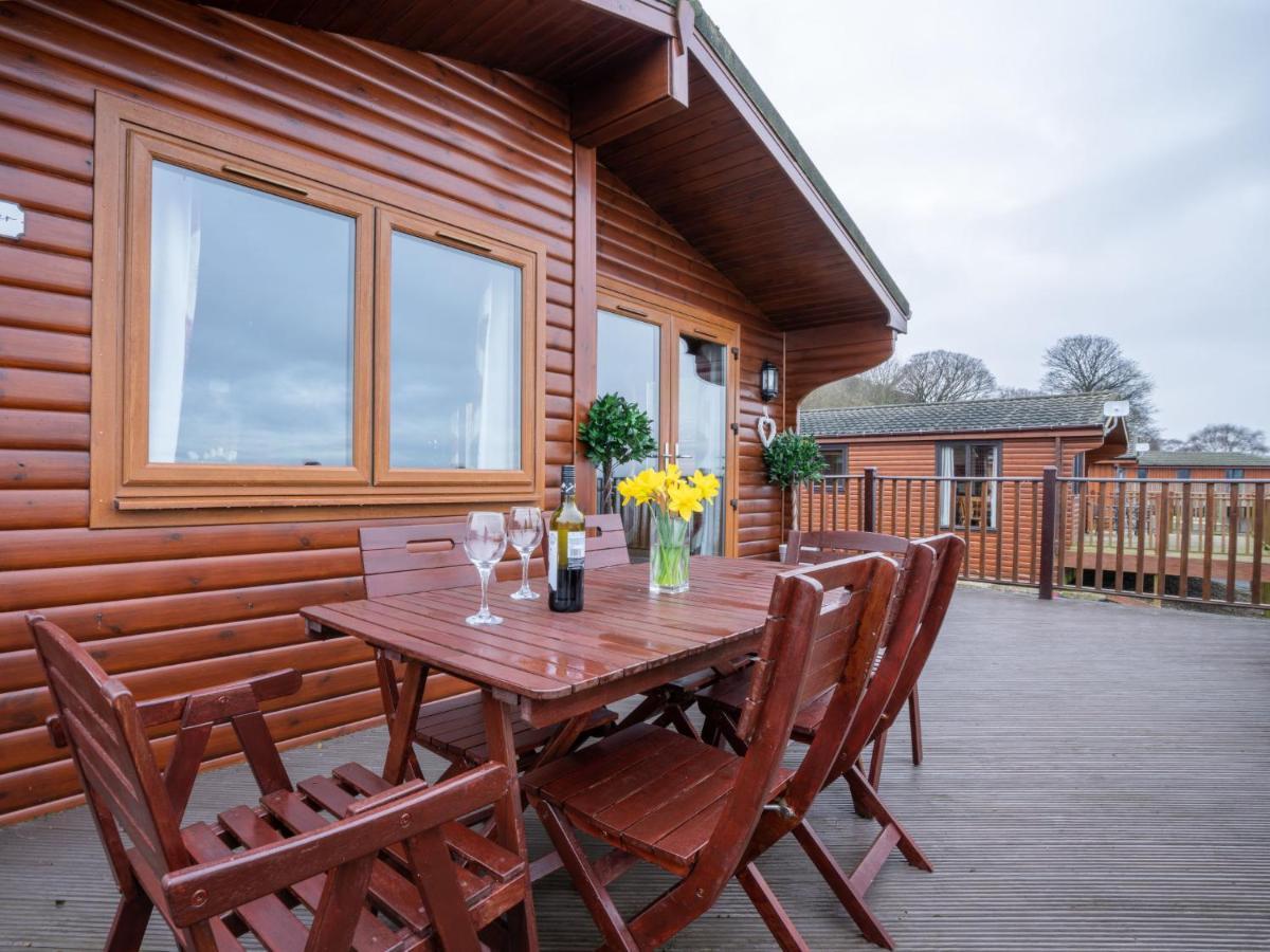 Chalet Loch Leven Lodge 12 By Interhome Kinross Extérieur photo