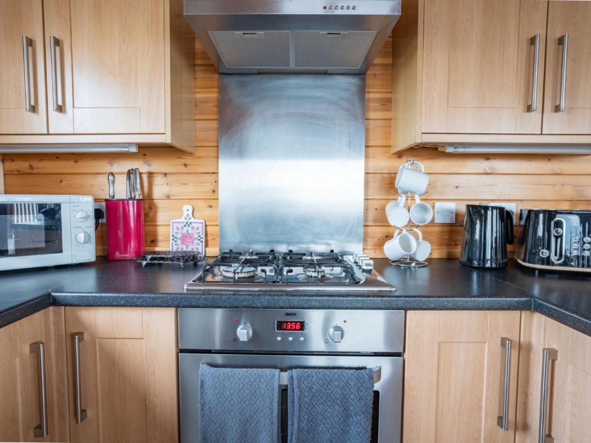 Chalet Loch Leven Lodge 12 By Interhome Kinross Extérieur photo